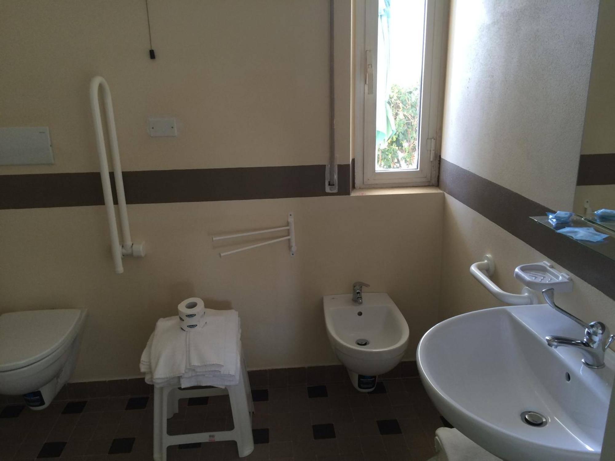 Lungomare Hotel Marina di Cecina Ruang foto