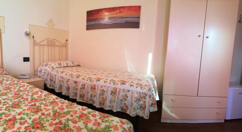 Lungomare Hotel Marina di Cecina Bagian luar foto