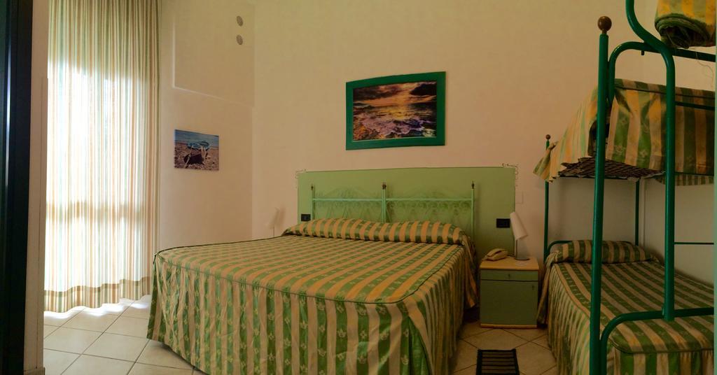 Lungomare Hotel Marina di Cecina Bagian luar foto