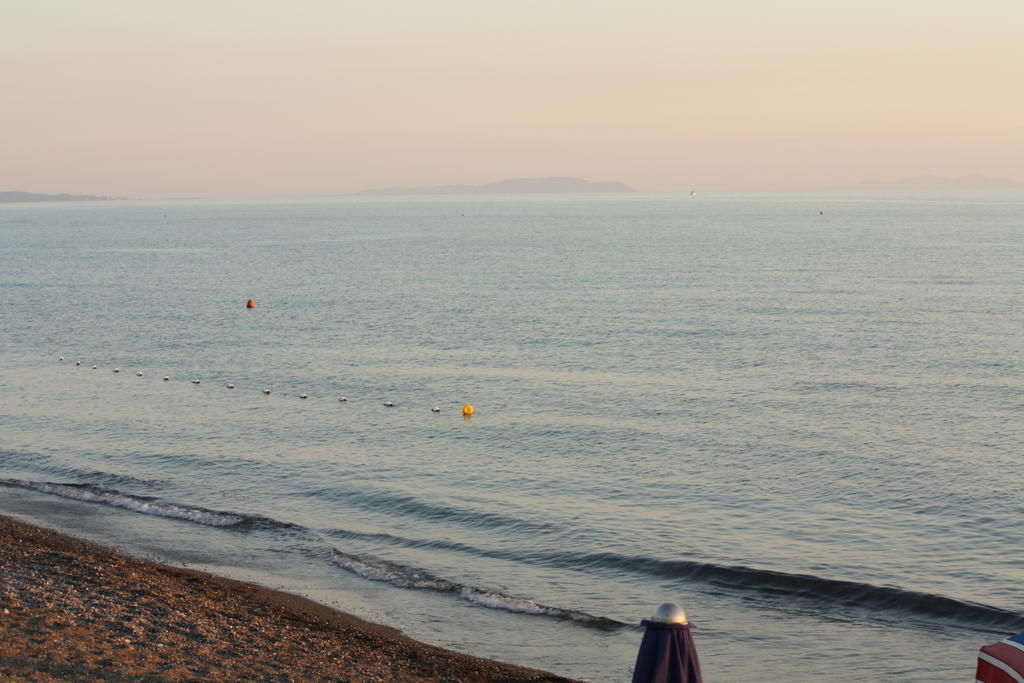 Lungomare Hotel Marina di Cecina Bagian luar foto